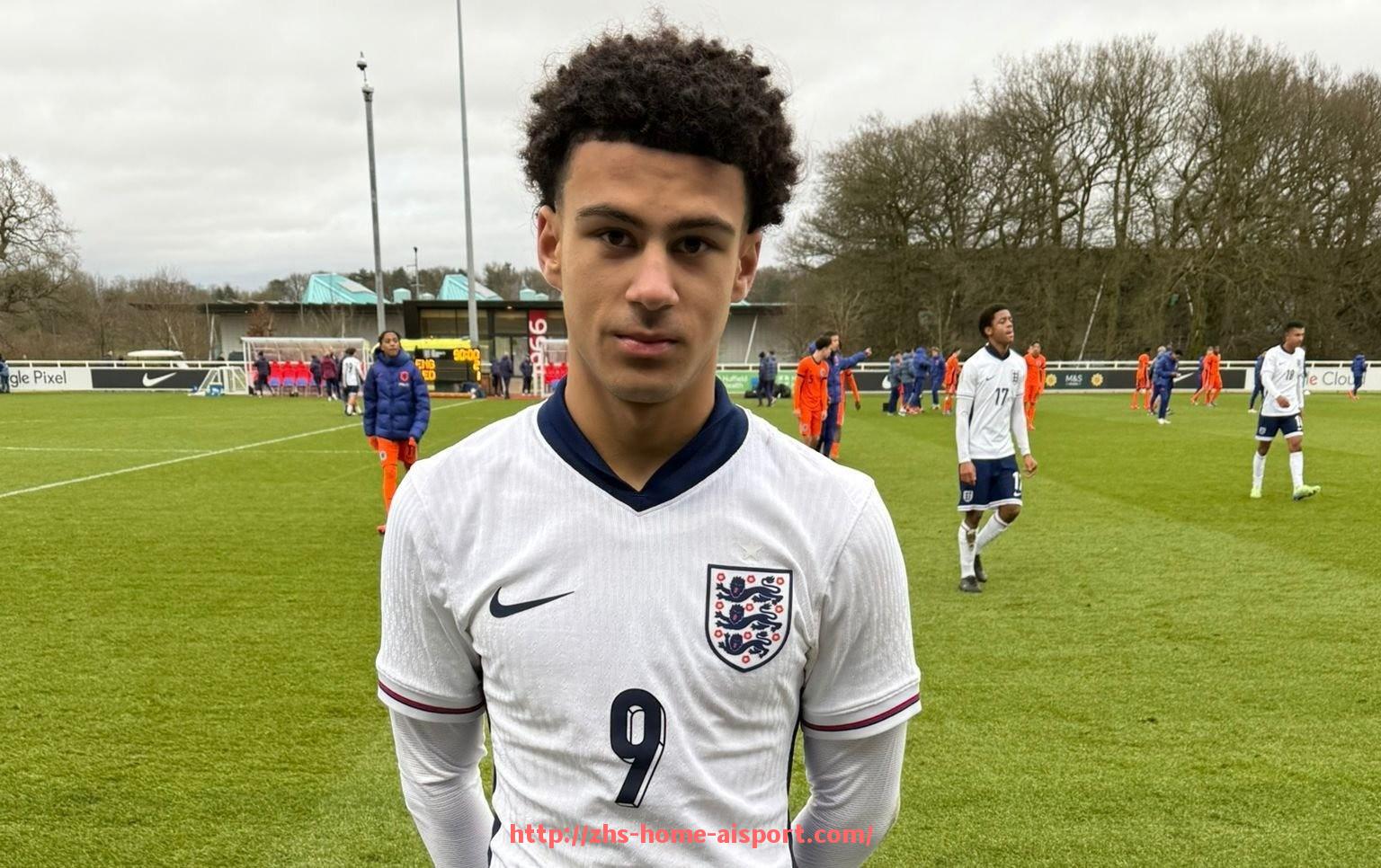 爱体育-火箭队现役首发队员完整名单与数据排行